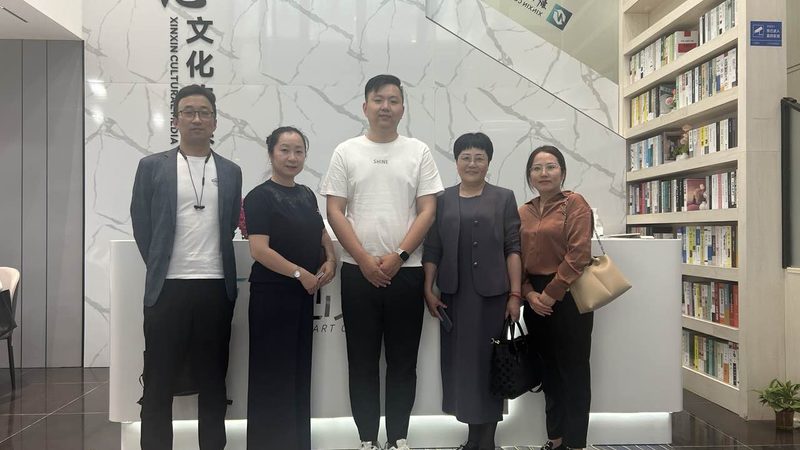短视频运镜跟拍人物走路：掌握这几点，让你的画面更有质感